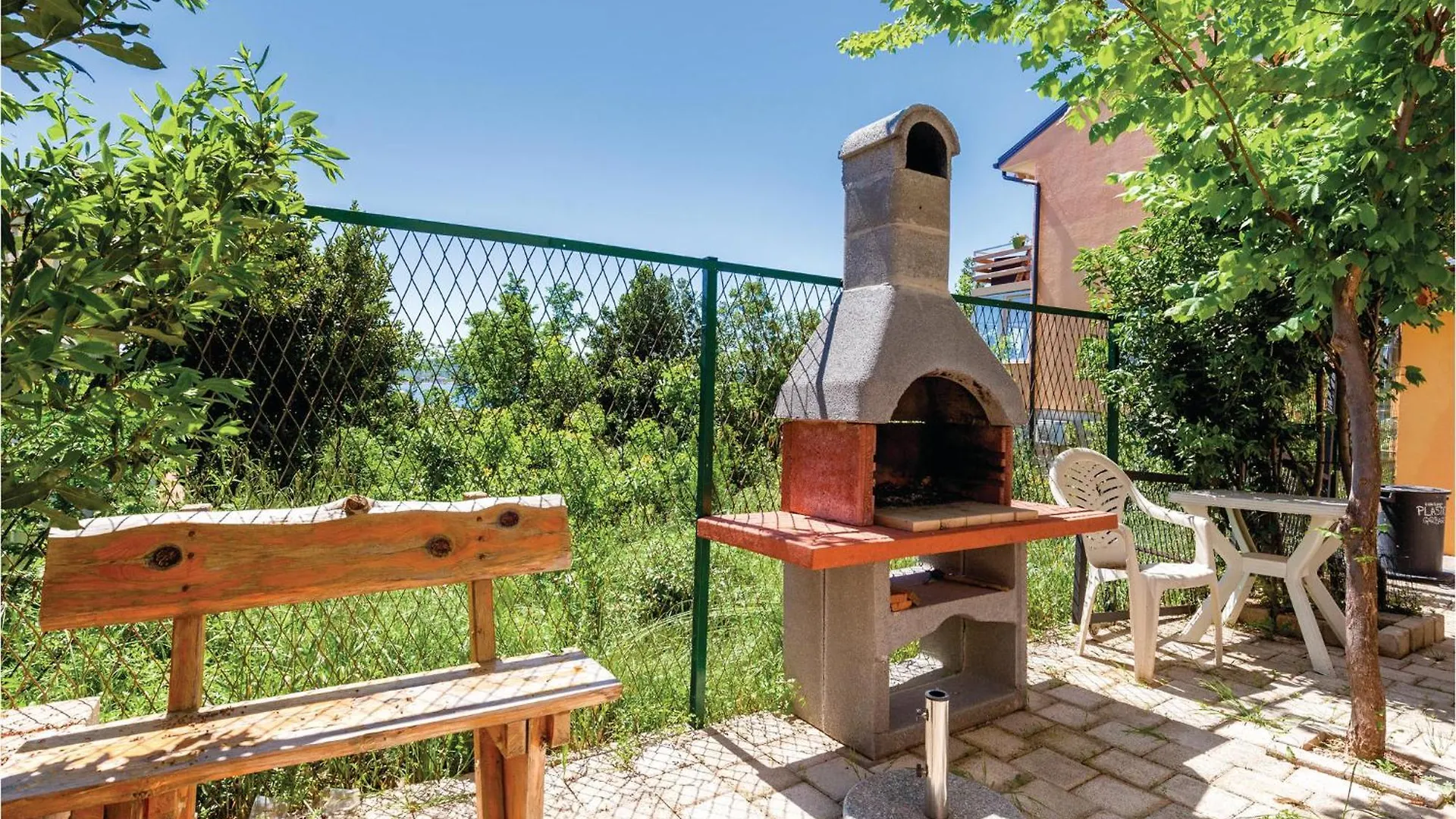 Lovely Apartment In Crikvenica With Wifi 0*,